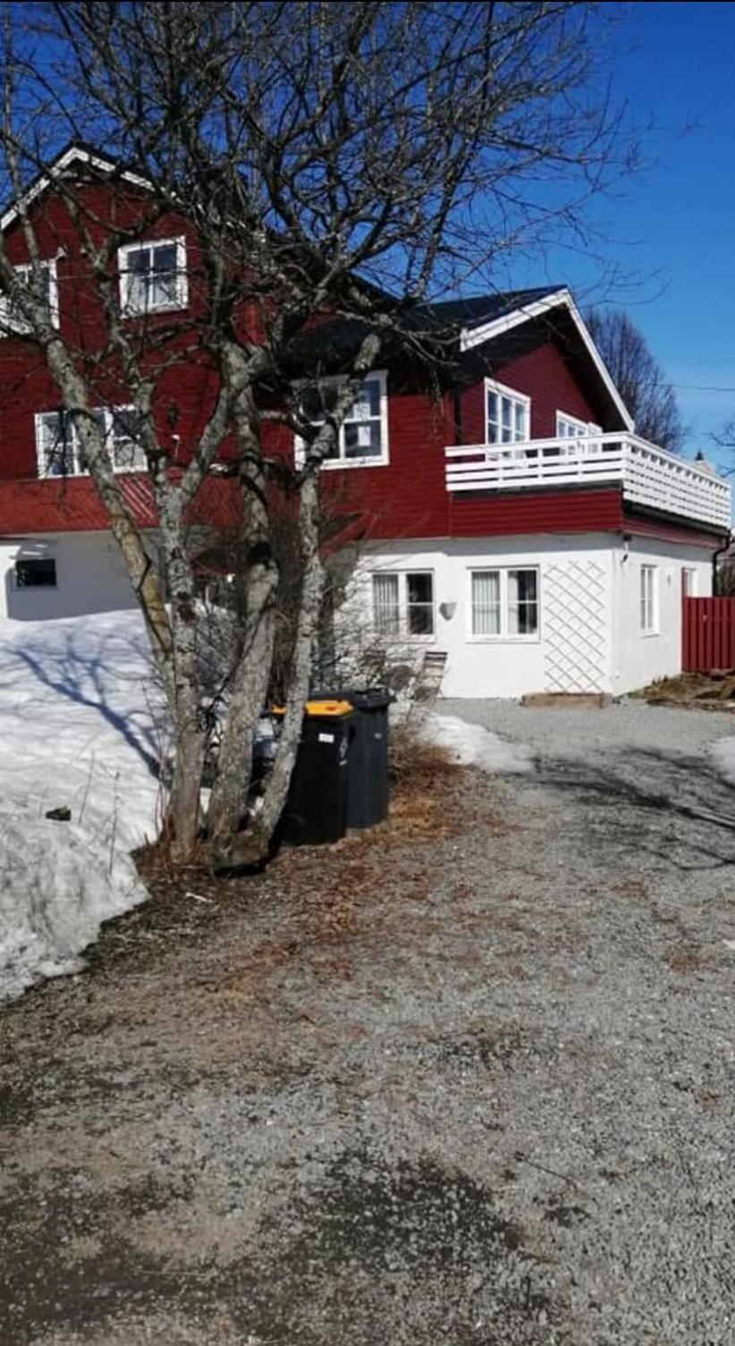 Koselig Med Gratis Parkering Og Naert Busstopp Leilighet *